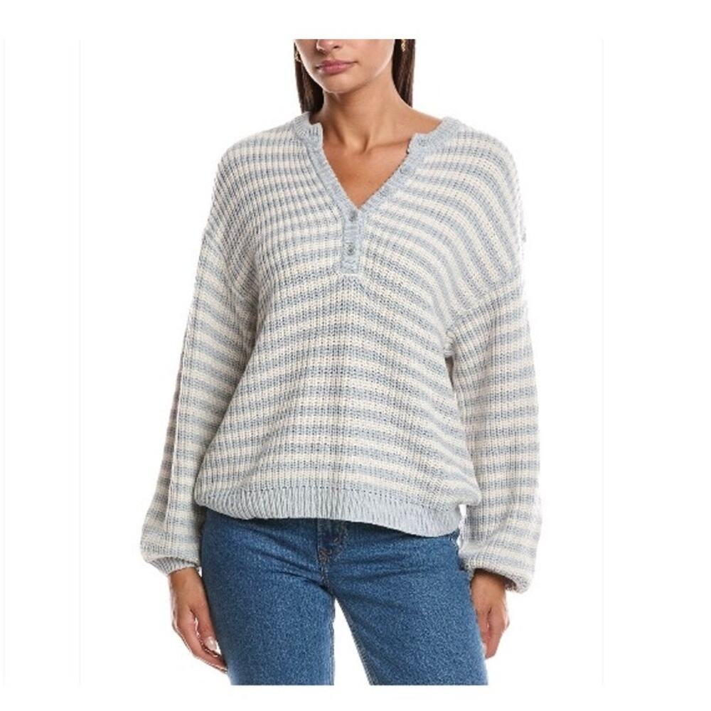 Saltwater luxe Women’s oversized light blue white striped chunky sweater, Size L